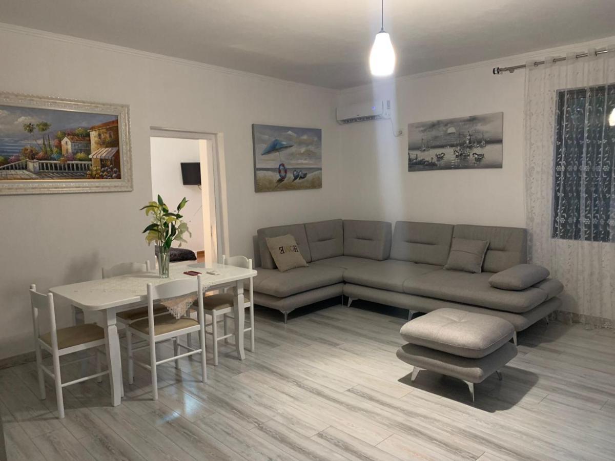 Vjola Apartments 2 Sarandë 외부 사진